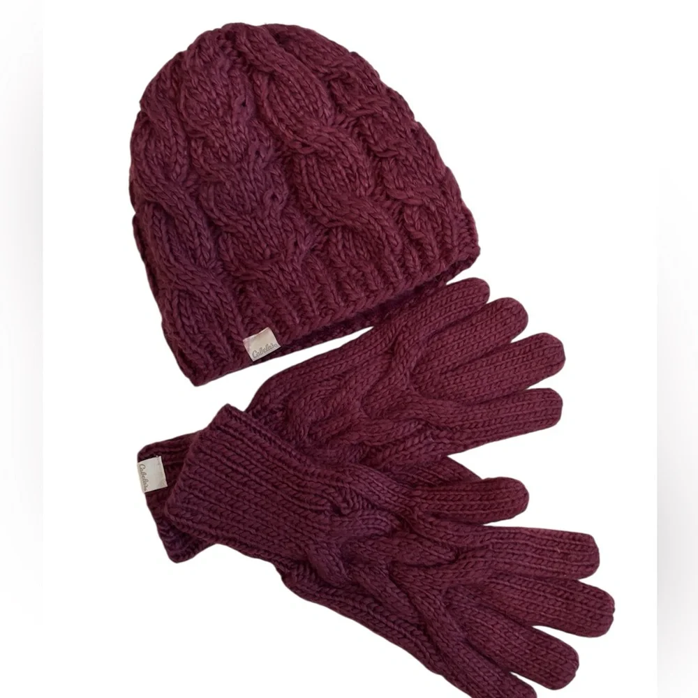 CABELA’S Cranberry Knitted Hat and Gloves Set